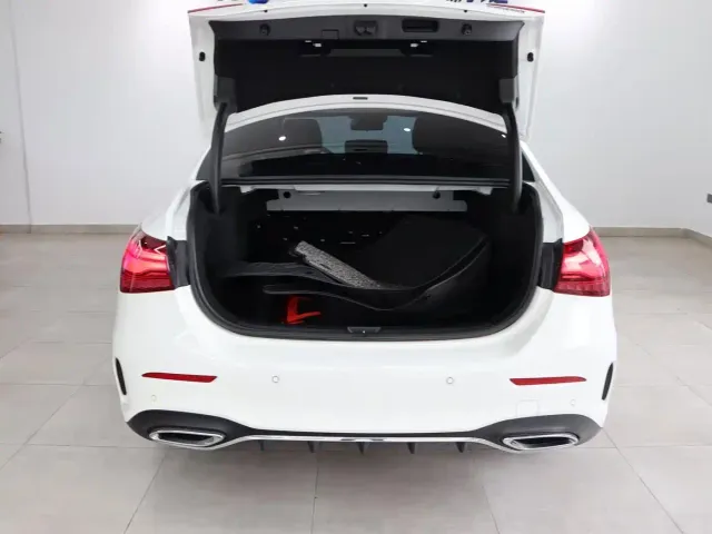 Mercedes-Benz A-Class — Фото автомобиля 12