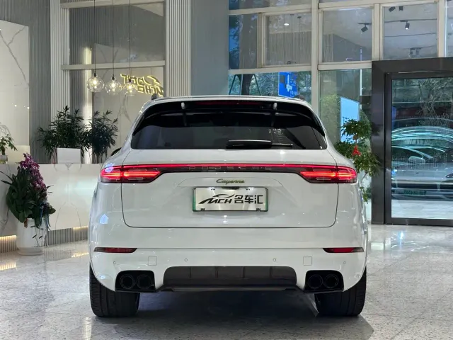 Porsche Cayenne — Фото автомобиля 4
