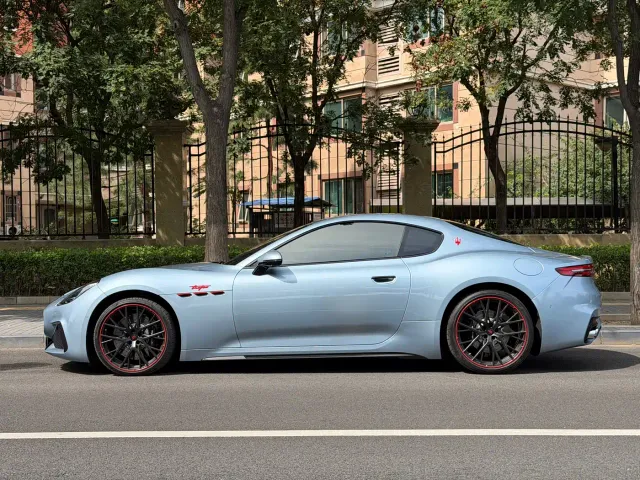 Maserati GranTurismo — Фото автомобиля 3