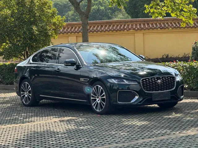 Jaguar XFL — Фото автомобиля 10