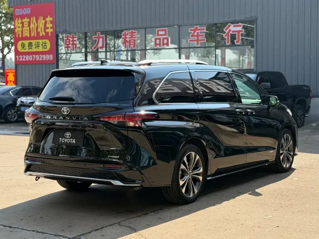 Toyota Granvia — Фото автомобиля 6
