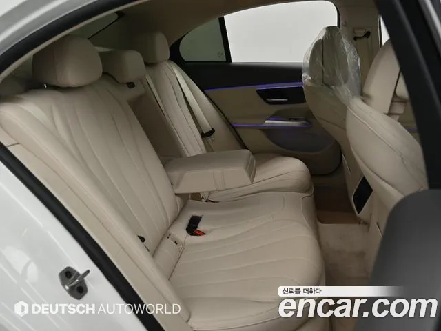 Mercedes-Benz E-Class — Фото автомобиля 13