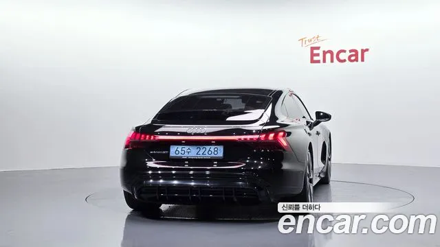 Audi e-tron GT — Фото автомобиля 4