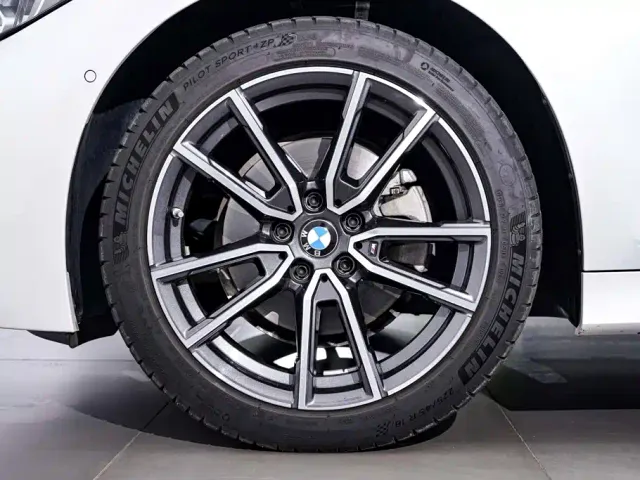 BMW 3 Series — Фото автомобиля 12