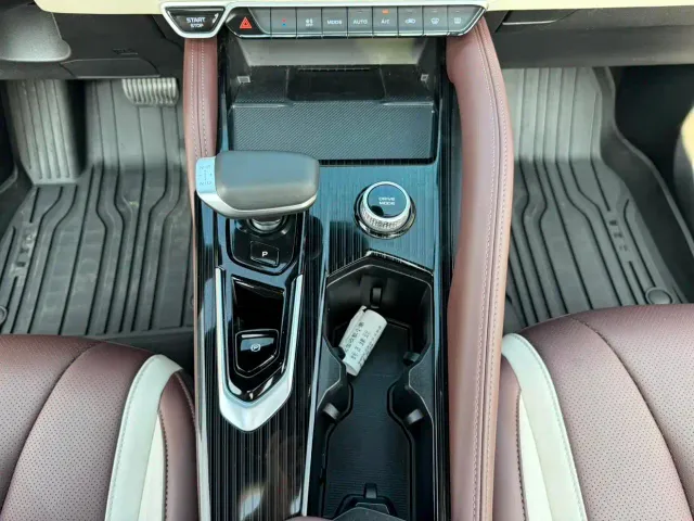 Geely Xingyue L — Фото автомобиля 20