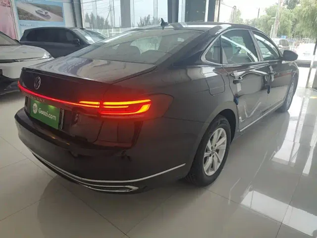 Volkswagen Passat — Фото автомобиля 6