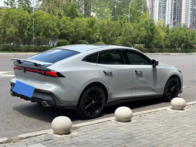 Changan UNI-V — Фото автомобиля 3