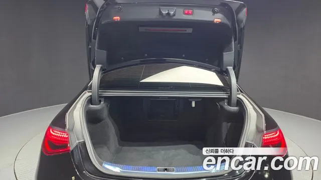 Mercedes-Benz S-Class — Фото автомобиля 20