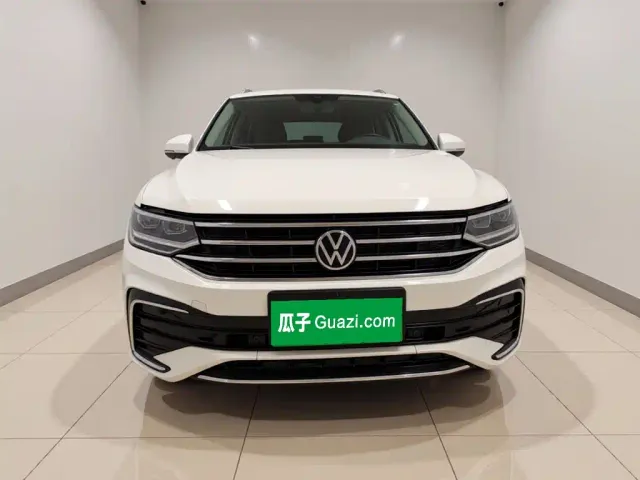 Volkswagen Tiguan L — Фото автомобиля 2