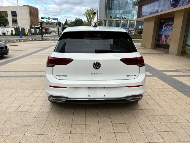 Volkswagen Golf — Фото автомобиля 4