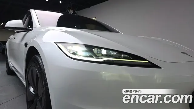 Tesla Model 3 — Фото автомобиля 22