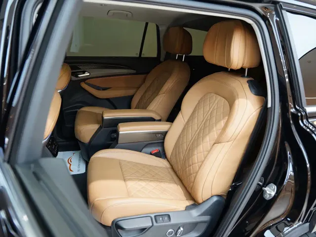 Audi Q6 — Фото автомобиля 15