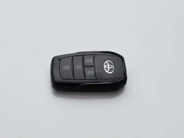 Toyota Granvia 2024 2.5L Hybrid Comfort — Фото автомобиля 19