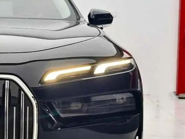 BMW 7 Series — Фото автомобиля 12