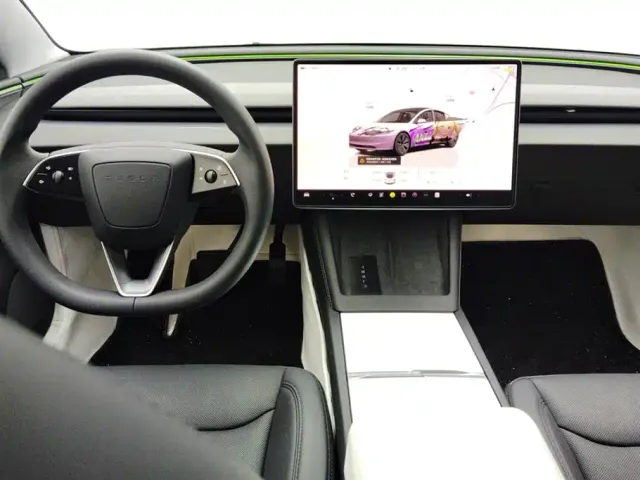 Tesla Model 3 — Фото автомобиля 12