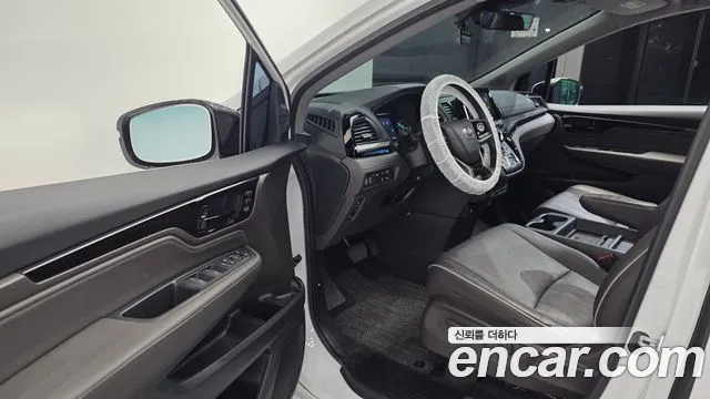 Honda Odyssey — Фото автомобиля 10