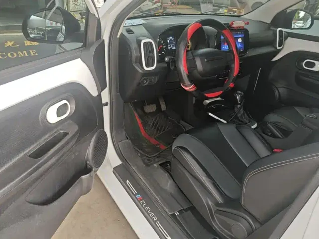 Roewe Clever — Фото автомобиля 15