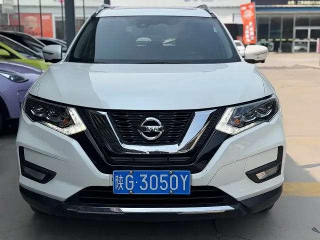 Nissan X-Trail — Фото автомобиля 2