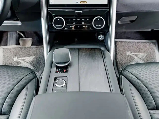 Land Rover Discovery — Фото автомобиля 15