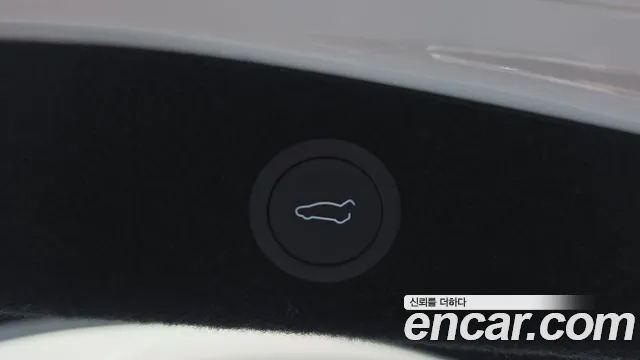 Tesla Model 3 — Фото автомобиля 16