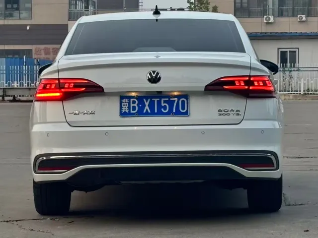 Volkswagen Bora — Фото автомобиля 5