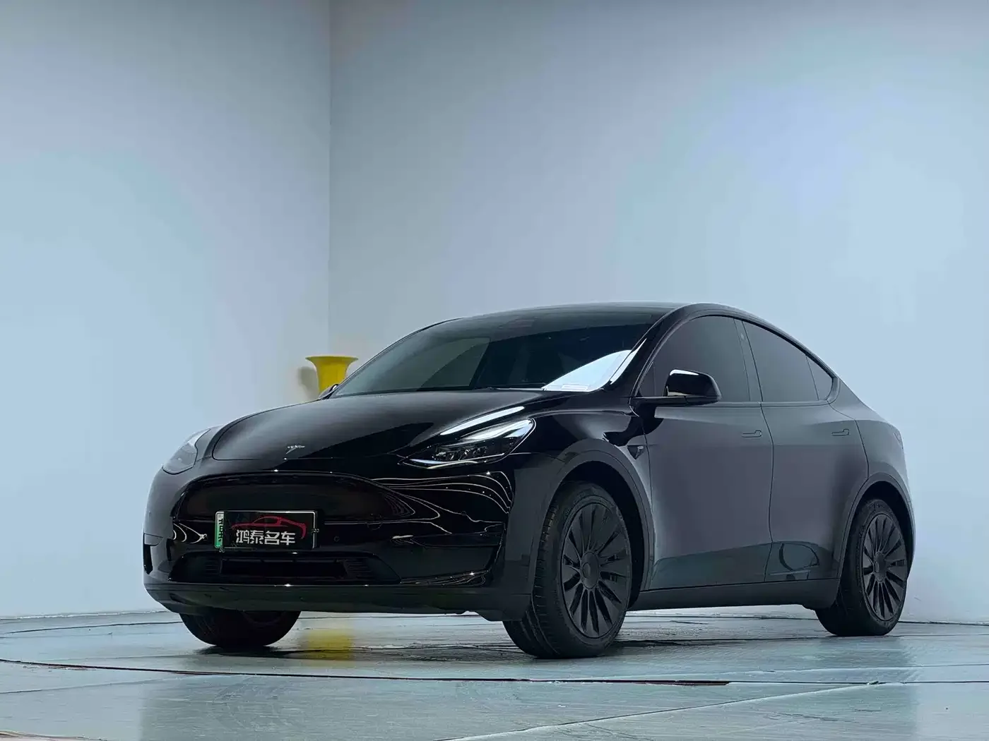 Tesla Model Y 2022 Facelift Rear-Wheel Drive Version — Фото автомобиля 2