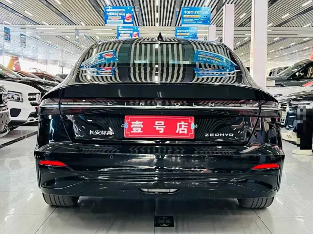 Lincoln Z — Фото автомобиля 5