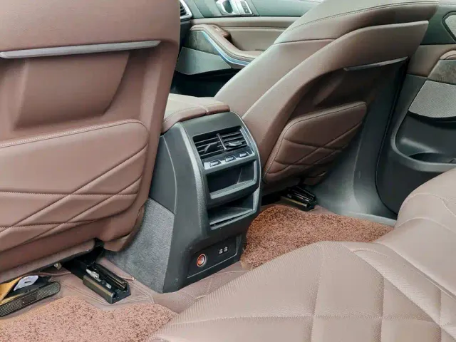 BMW X5 — Фото автомобиля 9