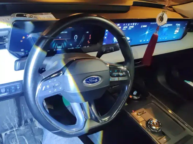 Ford Mondeo — Фото автомобиля 12
