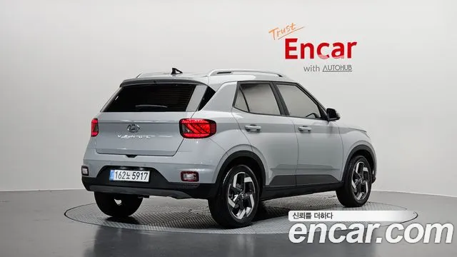 Hyundai Venue — Фото автомобиля 2