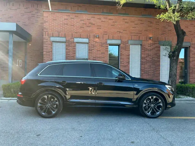 Audi Q7 — Фото автомобиля 12