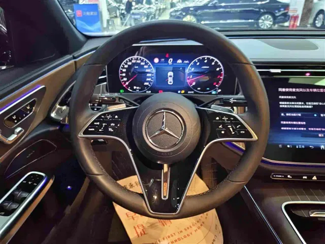 Mercedes-Benz E-Class — Фото автомобиля 8