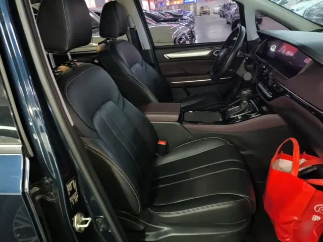 GAC Trumpchi M6 — Фото автомобиля 24