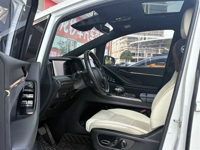 GAC Trumpchi M8 — Фото автомобиля 6
