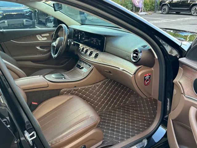 Mercedes-Benz E-Class — Фото автомобиля 10