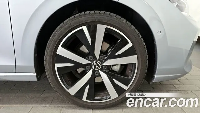 Volkswagen Golf Golf 8 поколение 2.0 TDI Prestige — Фото автомобиля 5
