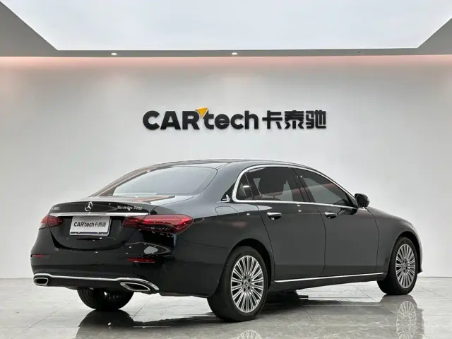 Mercedes-Benz E-Class — Фото автомобиля 5