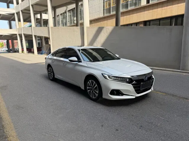 Honda Accord — Фото автомобиля 3