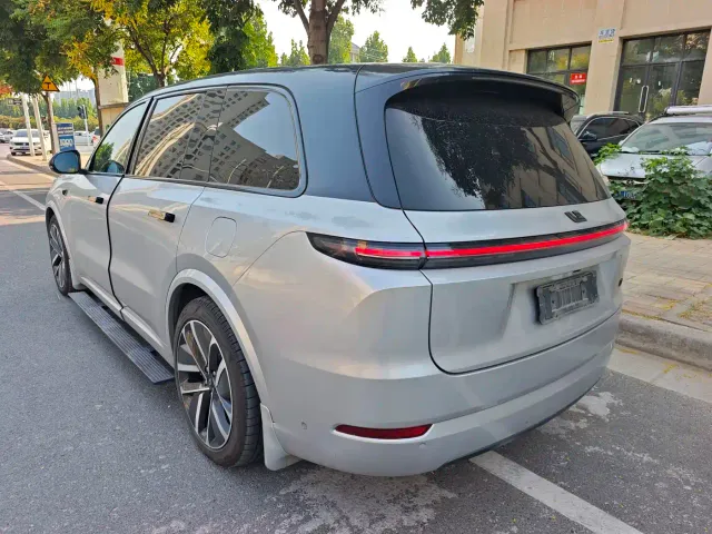 Li Auto L9 — Фото автомобиля 10