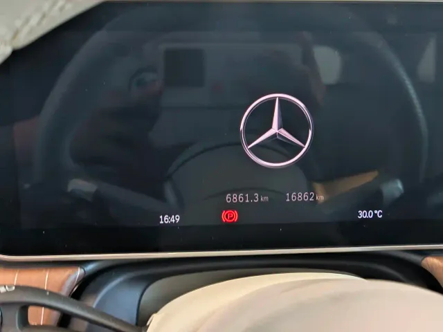 Mercedes-Benz EQE SUV — Фото автомобиля 6
