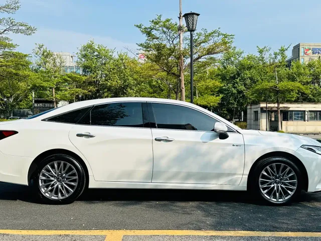 Toyota Avalon — Фото автомобиля 8