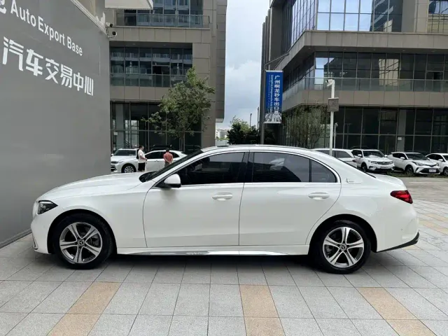 Mercedes-Benz C-Class — Фото автомобиля 3