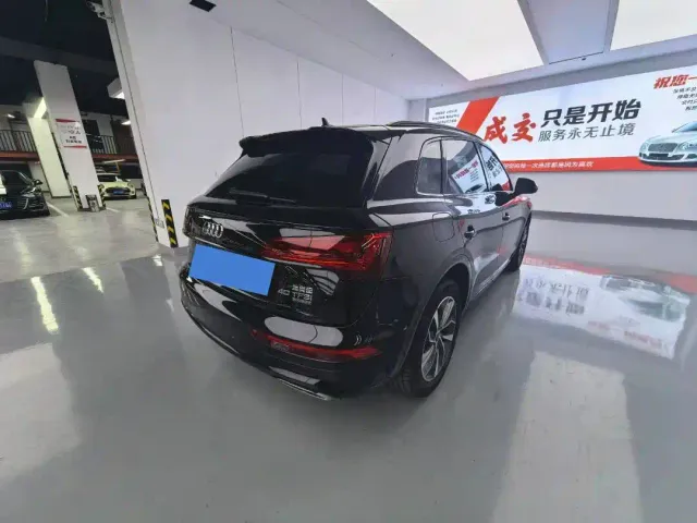Audi Q5L — Фото автомобиля 4