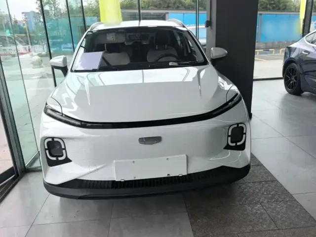 Geely Geometry E Firefly — Фото автомобиля 2