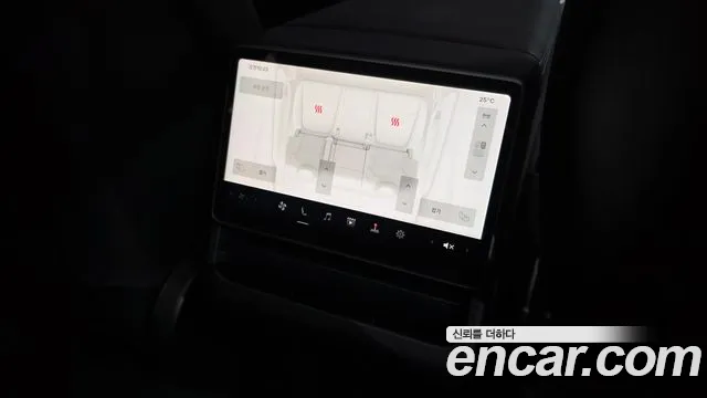 Tesla Model Y — Фото автомобиля 25