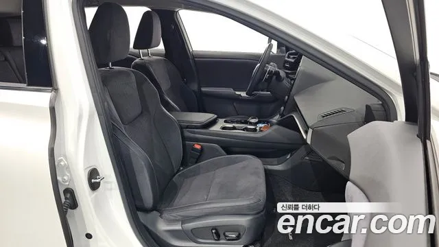 Lexus RZ — Фото автомобиля 12