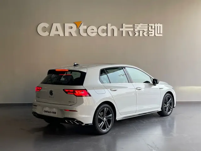 Volkswagen Golf — Фото автомобиля 4