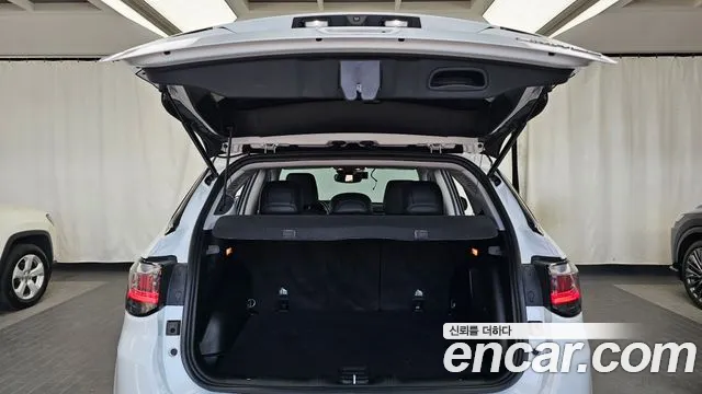 Jeep Compass — Фото автомобиля 18