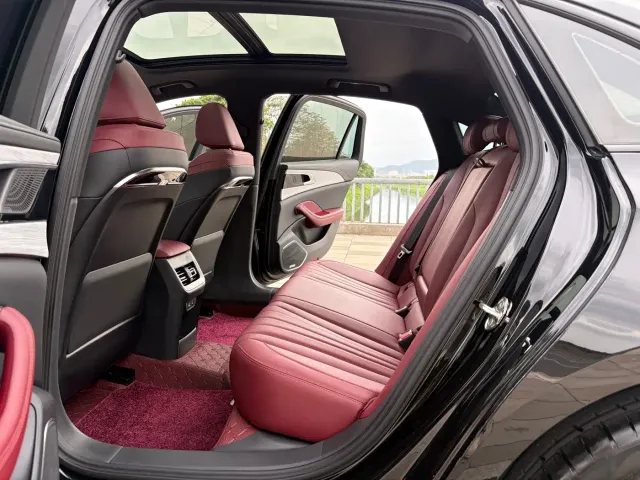 Hongqi H5 — Фото автомобиля 7