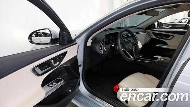 Mercedes-Benz E-Class — Фото автомобиля 10